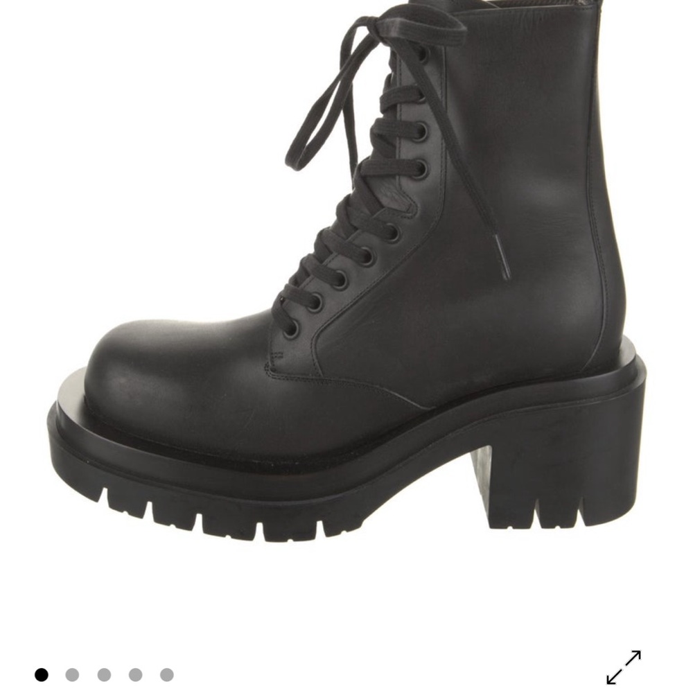 Bottega Veneta Black Lace-Up Lug Heel Combat Boots